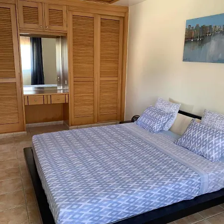 Casa Dourada Apartment *